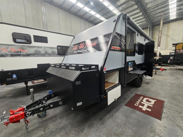 On The Move Caravans Infinity 5.5 - Caravans
