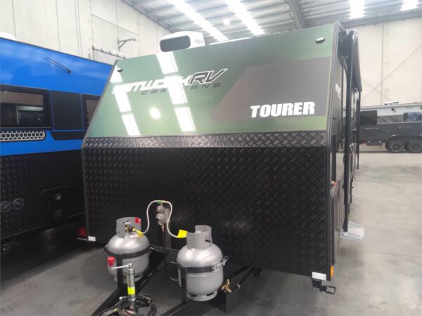  Motorhomes and Camper Trailers