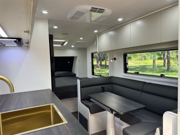  Motorhomes and Camper Trailers