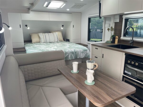  Motorhomes and Camper Trailers