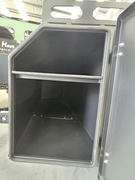  Motorhomes and Camper Trailers