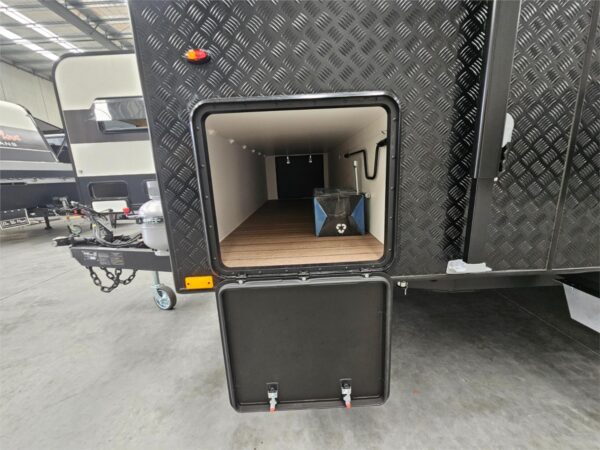  Motorhomes and Camper Trailers