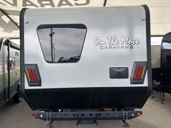  Motorhomes and Camper Trailers