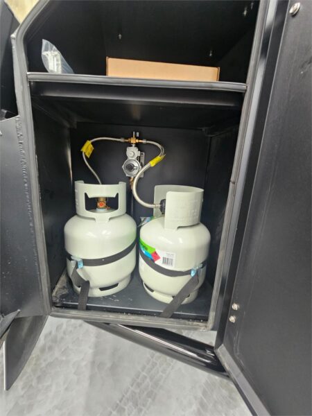  Motorhomes and Camper Trailers