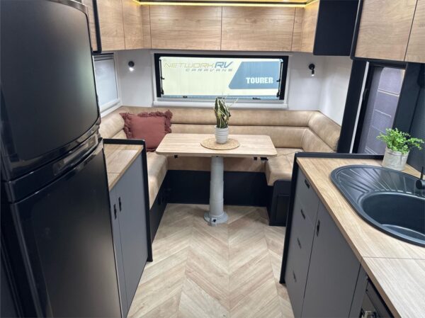  Motorhomes and Camper Trailers