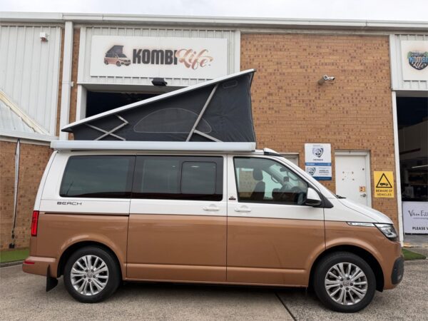  Motorhomes and Camper Trailers