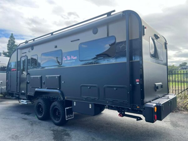  Motorhomes and Camper Trailers