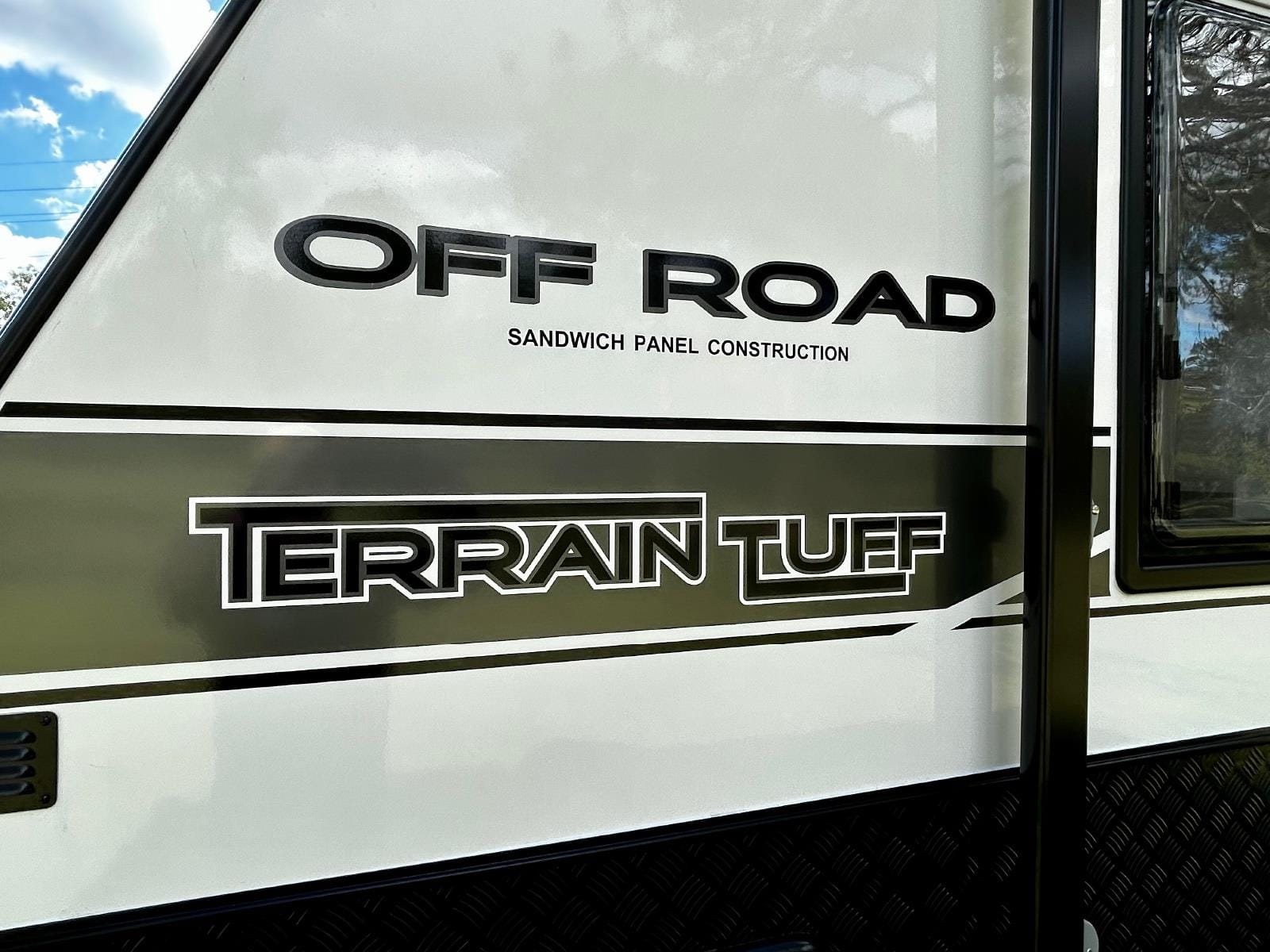 2023 Network 19'6 REAR DOOR COMPOSITE OFFROAD FOR SALE - MitchMarket