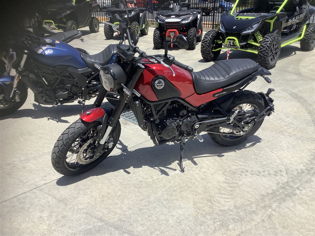 2022 Benelli LEONCINI RED FOR SALE - MitchMarket
